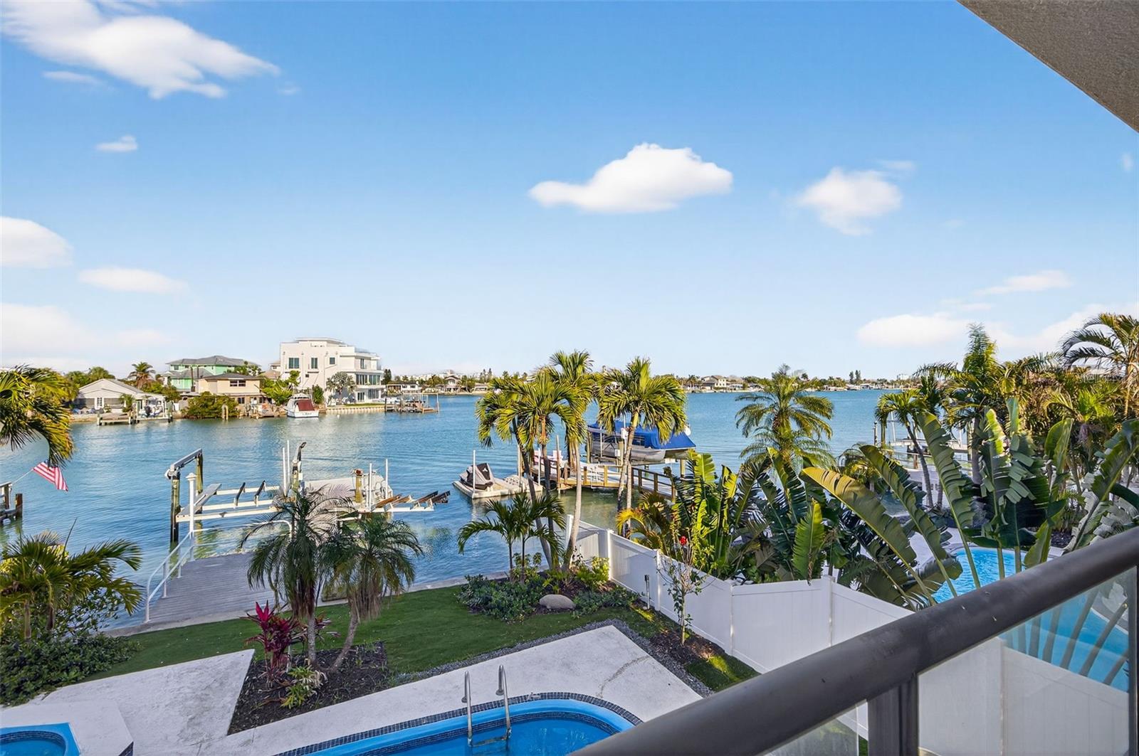 SUNSET LANDINGS - Residential