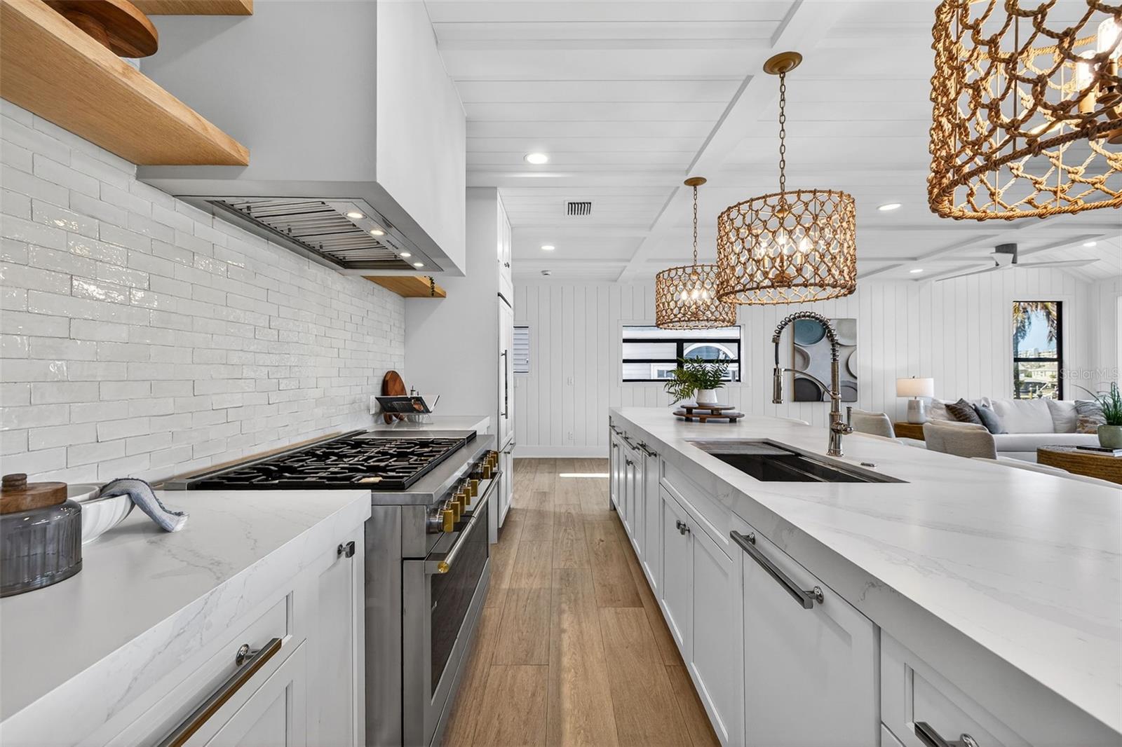 SUNSET LANDINGS - Residential