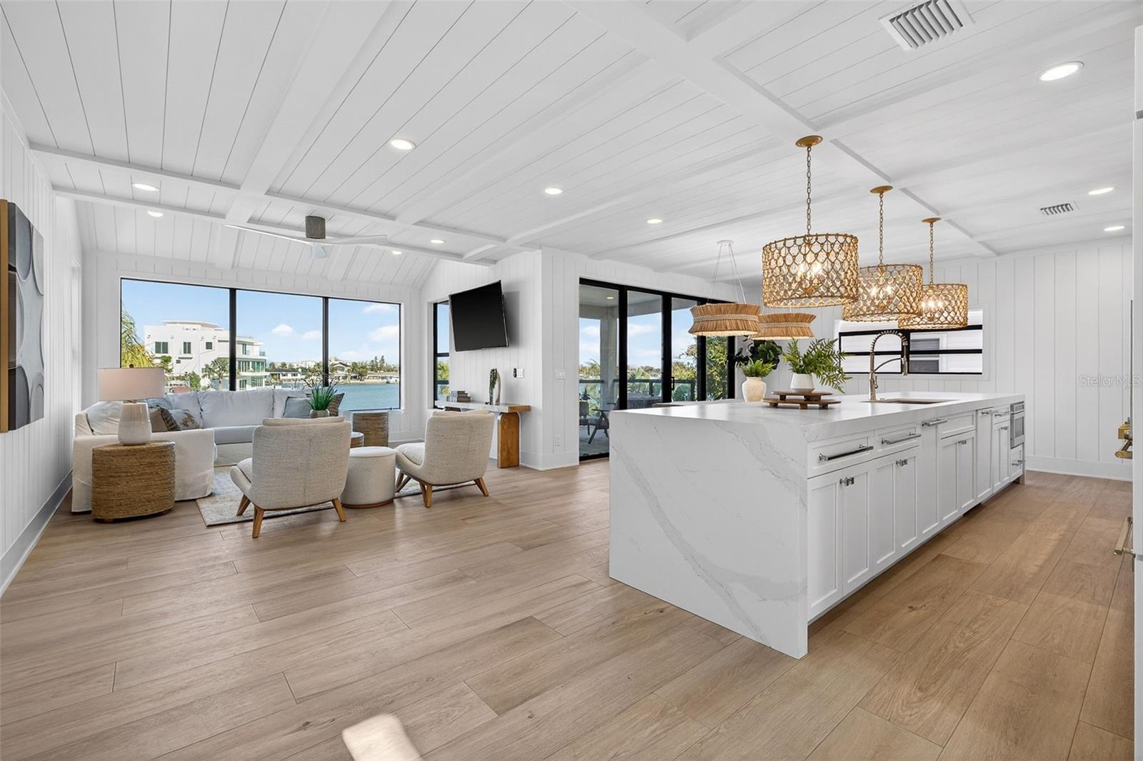 SUNSET LANDINGS - Residential