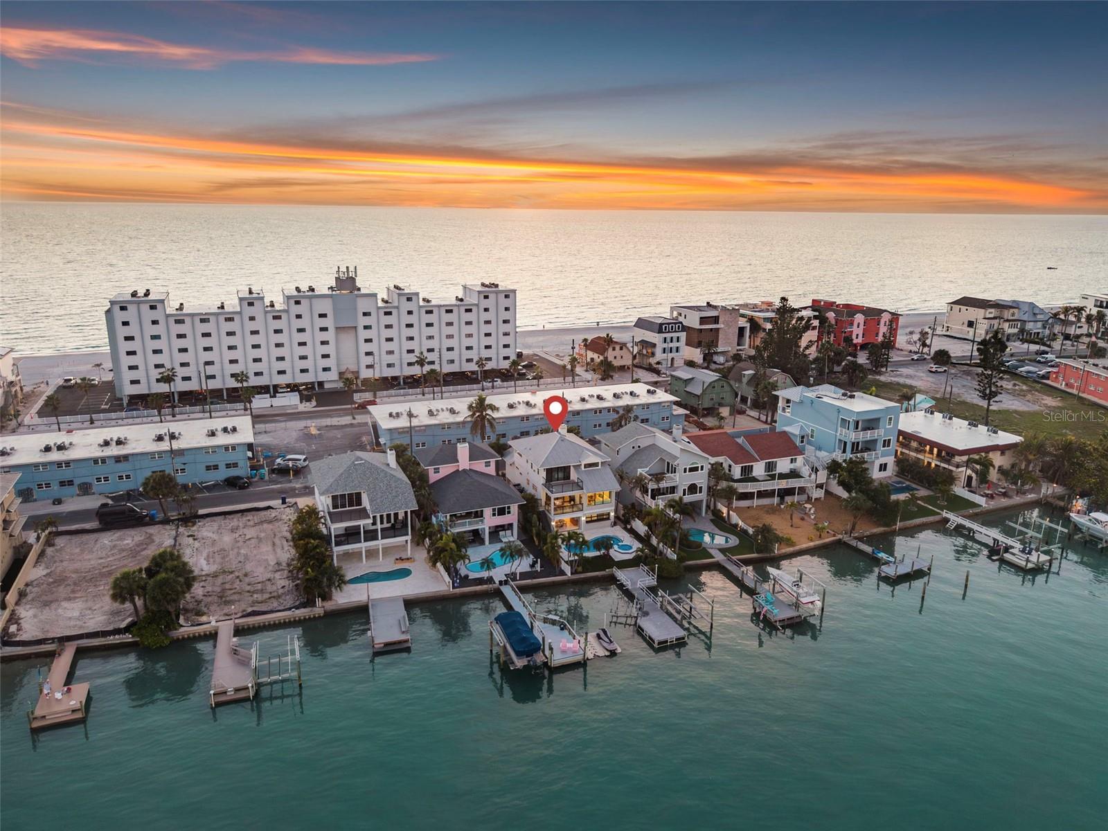 SUNSET LANDINGS - Residential