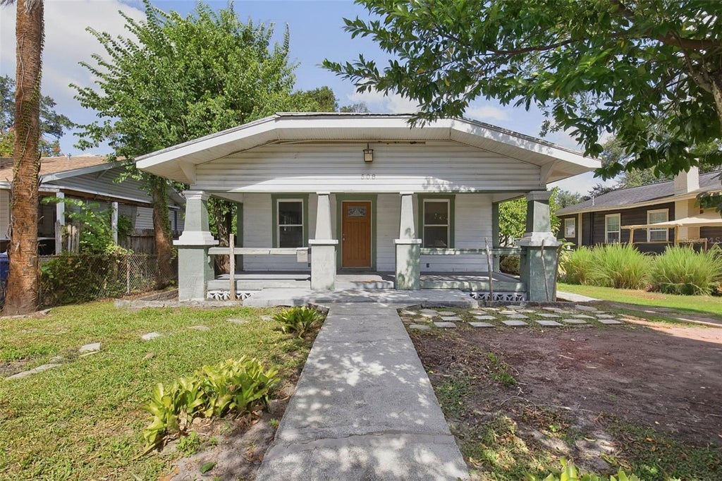Photo of 508 E Hugh Street, Tampa, FL 33603 (MLS # O6453051)