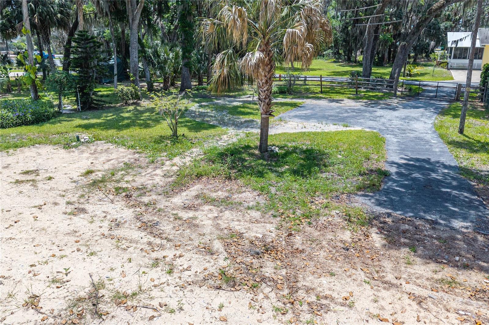 MAGNOLIA SHORES - Land