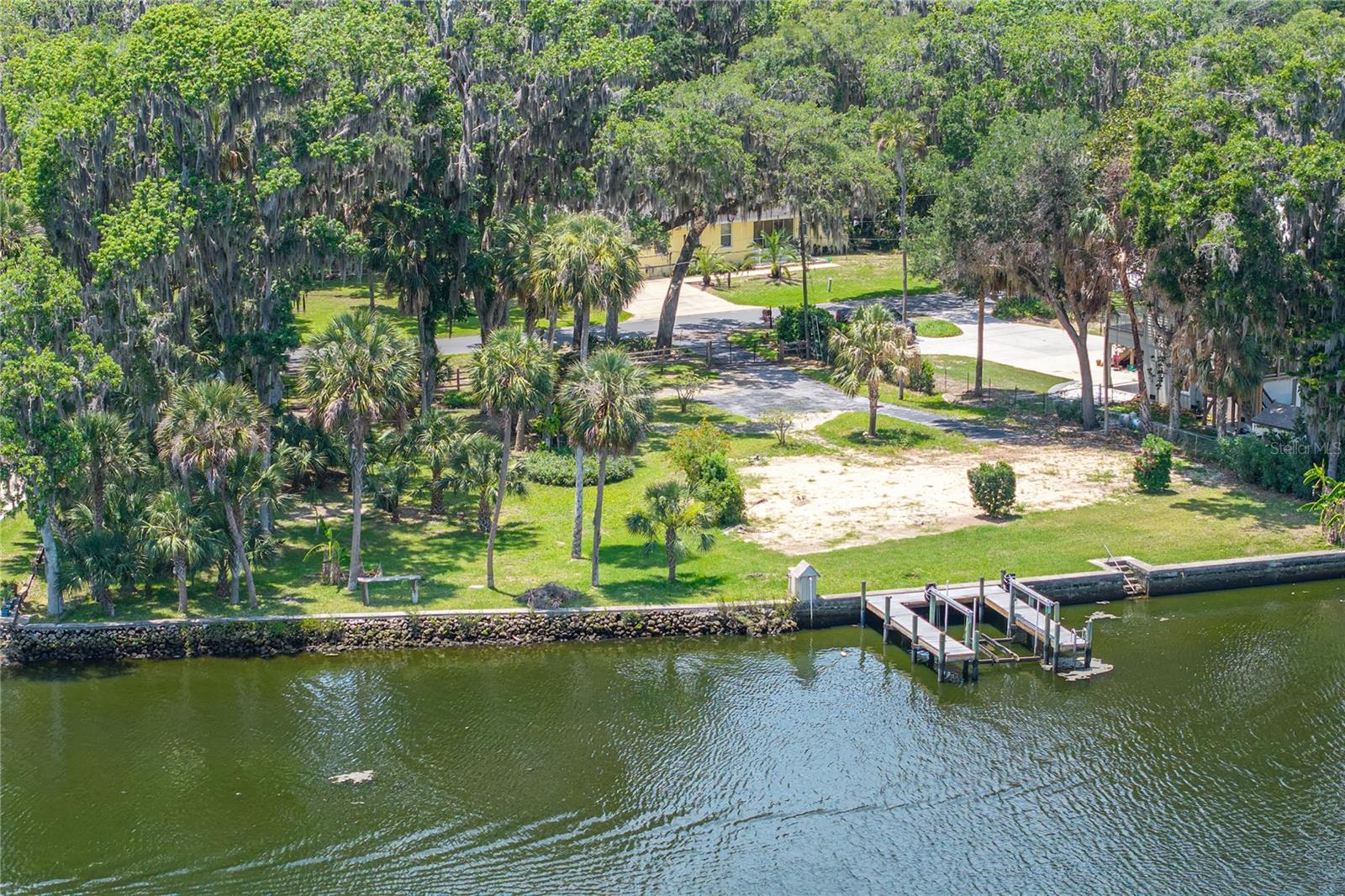 MAGNOLIA SHORES - Land
