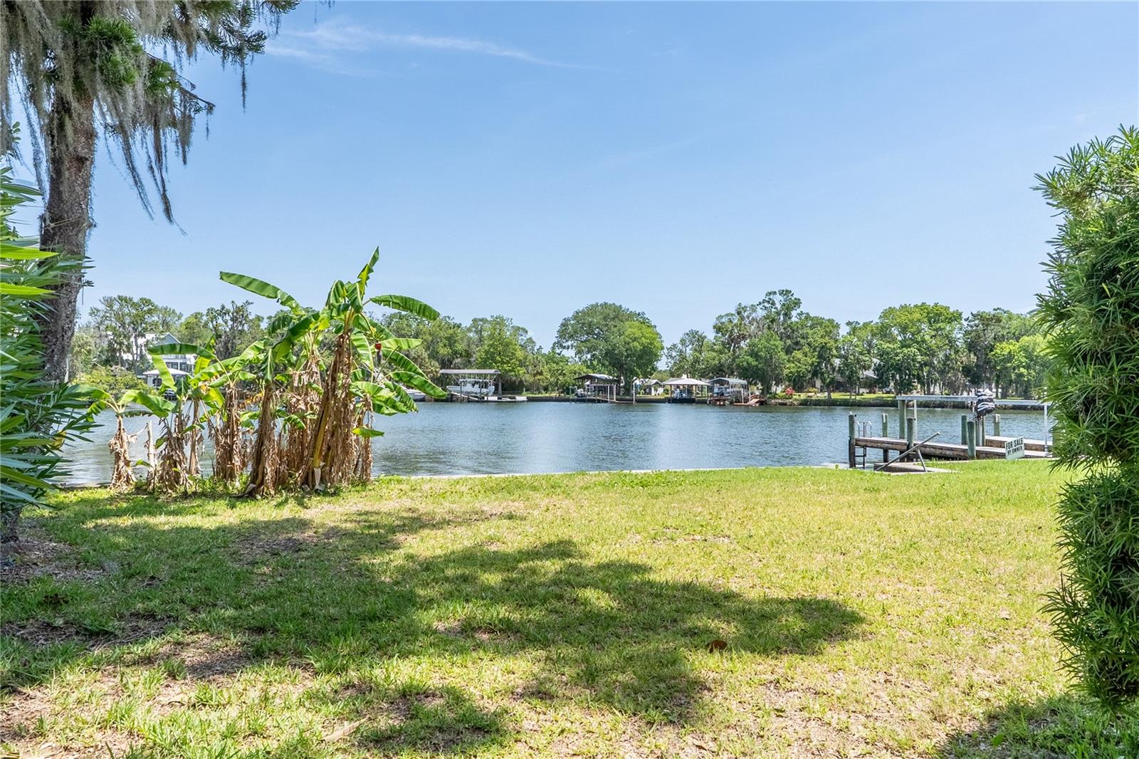 MAGNOLIA SHORES - Land