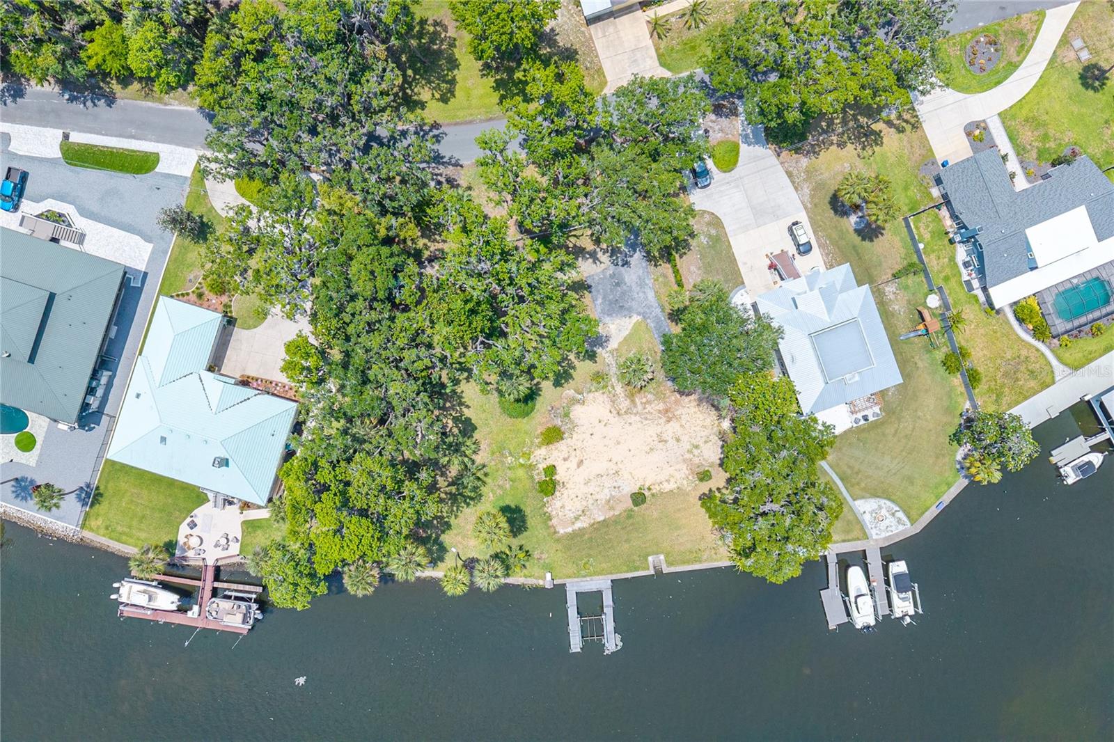 MAGNOLIA SHORES - Land