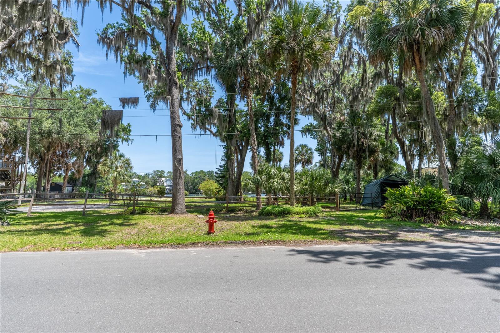 MAGNOLIA SHORES - Land