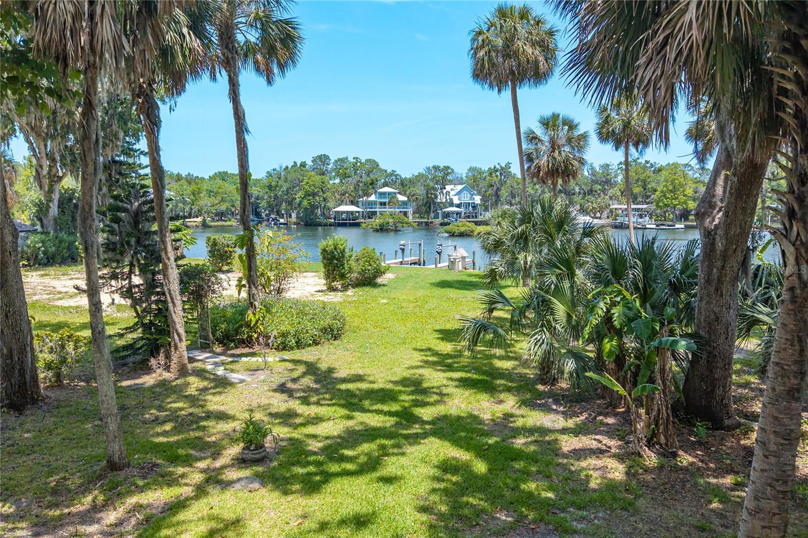 MAGNOLIA SHORES - Land