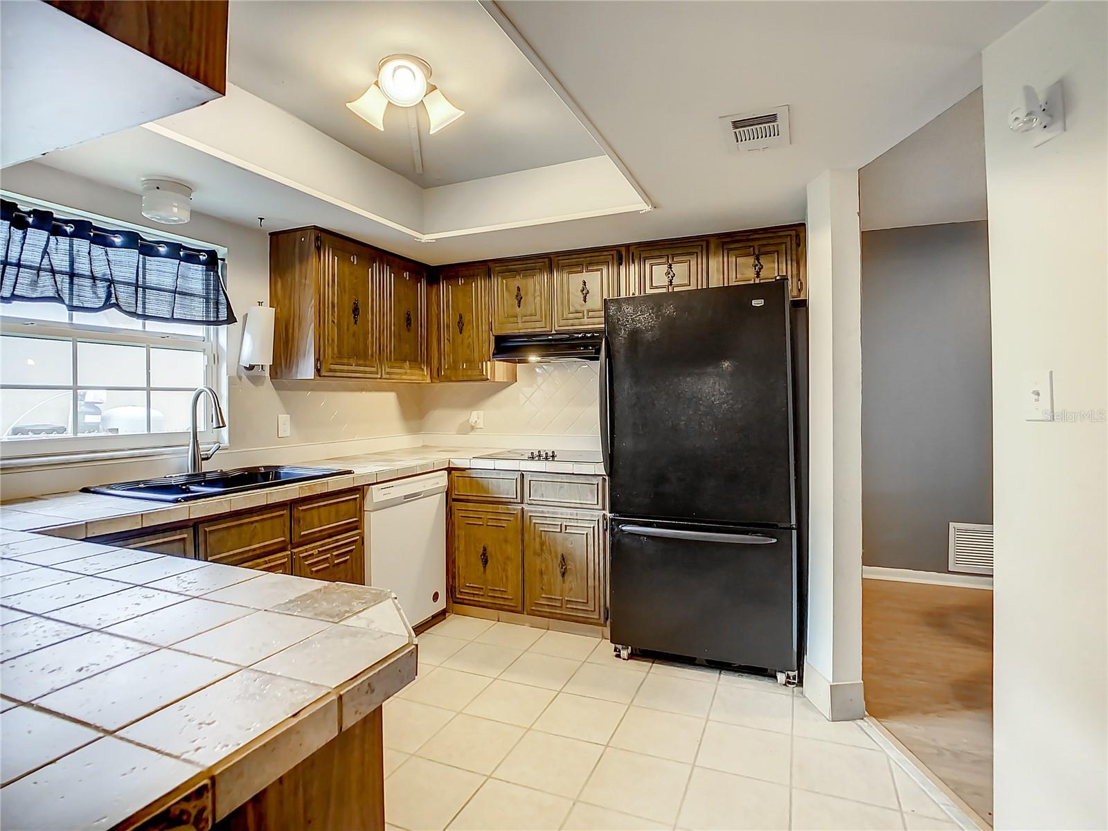 CRESCENT COVE - Residential