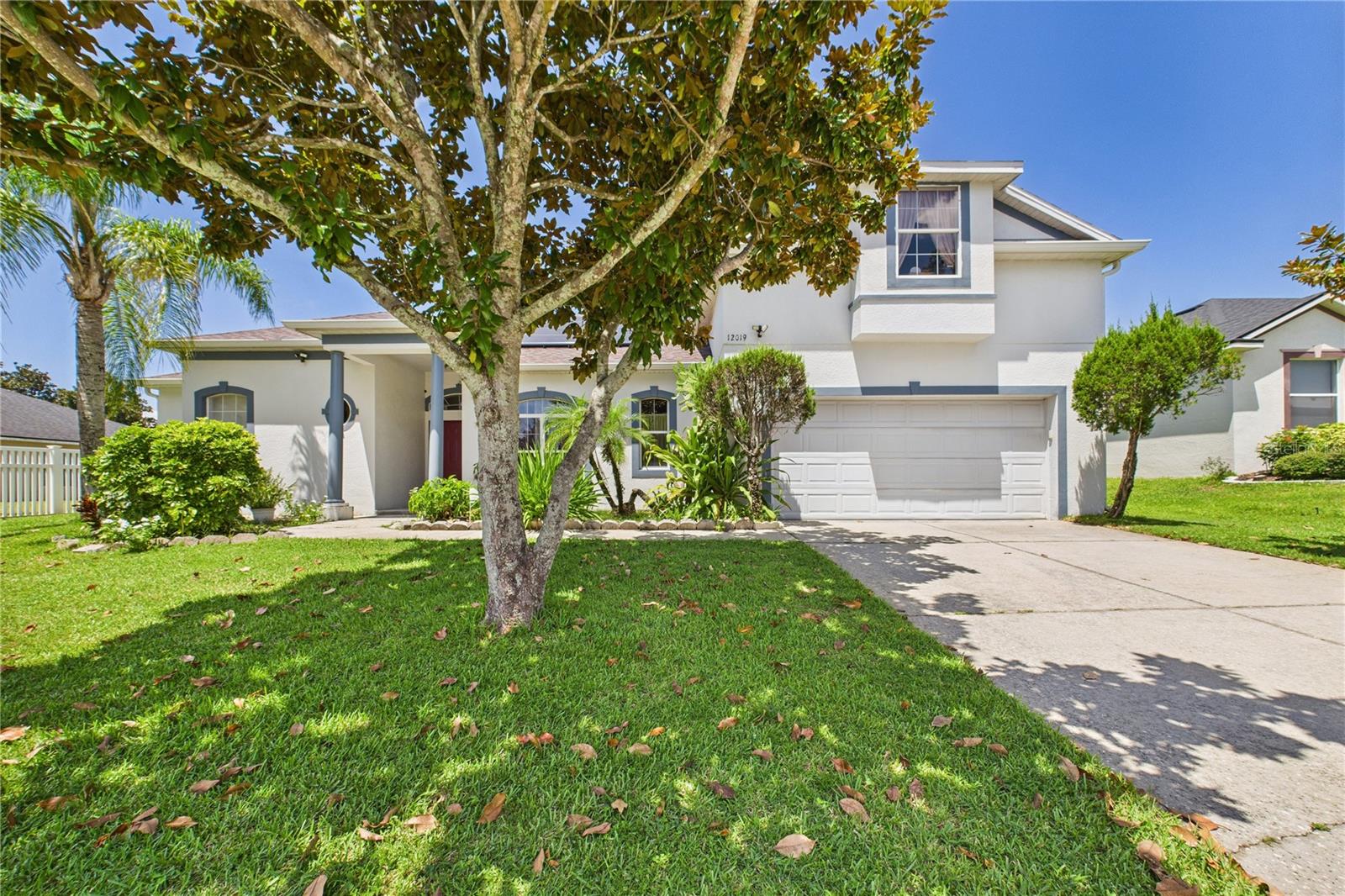 Welcome to this spacious 4-bedroom, 3-bath pool home in the heart of Clermont, Florida! With 2,843?sq?ft of living space, this home features formal living and dining rooms, a 2018 roof and A/C for peace of mind, and assumable leased solar panels for eco-friendly savings. The open layout flows effortlessly to a private backyard with a refreshing pool—ideal for Florida living.
Located in a low-HOA community, you're just minutes from top-rated schools, shopping, restaurants, a movie theater, hospitals, and major highways. The attached 2-car garage adds everyday convenience, while the home’s thoughtful design is perfect for both entertaining and family life.
Don't miss this opportunity to own energy-efficient home in one of Clermont’s most sought-after family neighborhoods!