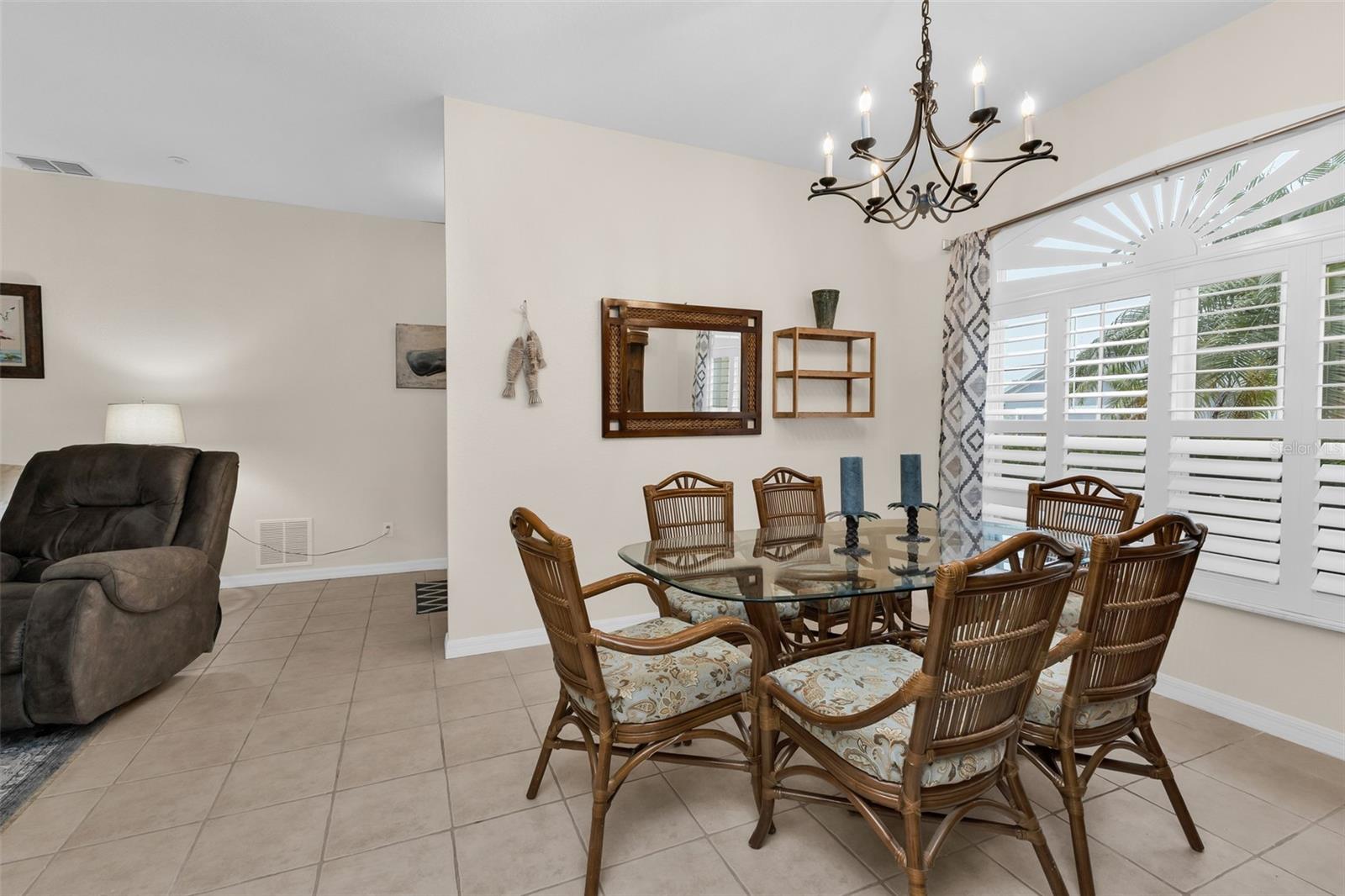 KINGS GATE PH 03 - Residential