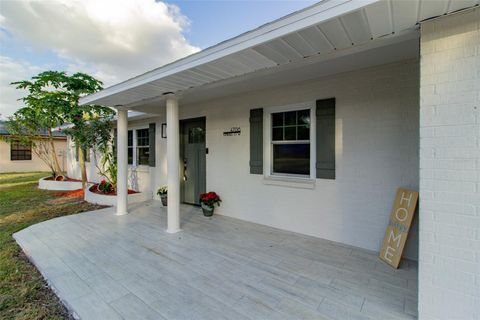 A home in LAKELAND