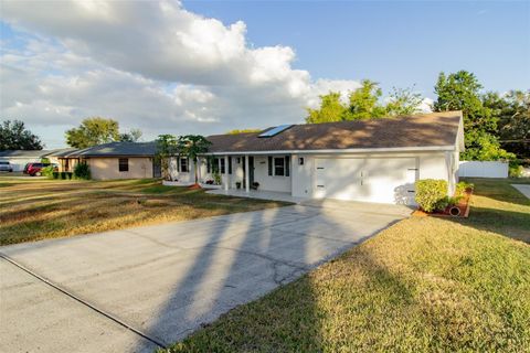 A home in LAKELAND