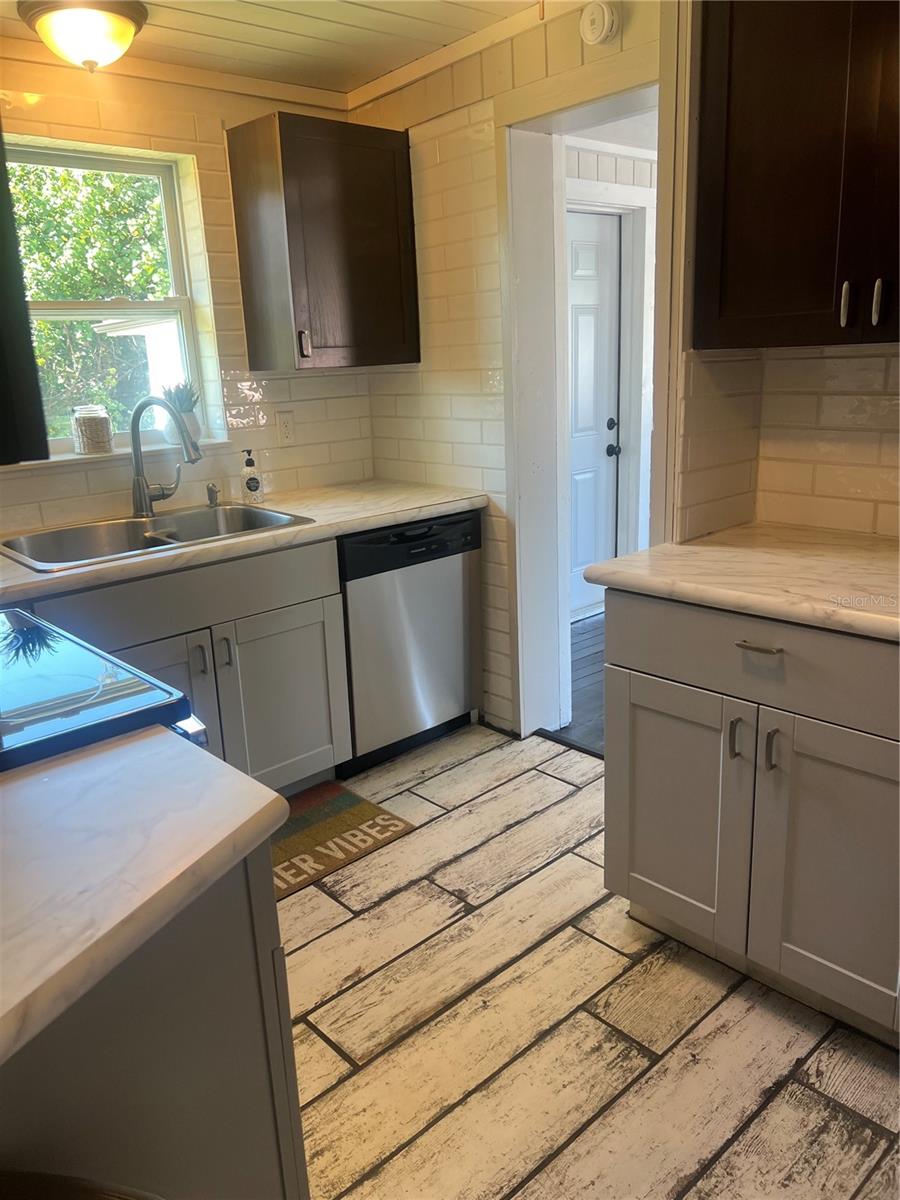 BAY SHORES - Residential