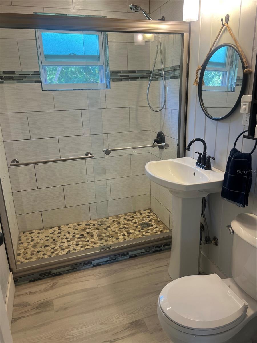 BAY SHORES - Residential