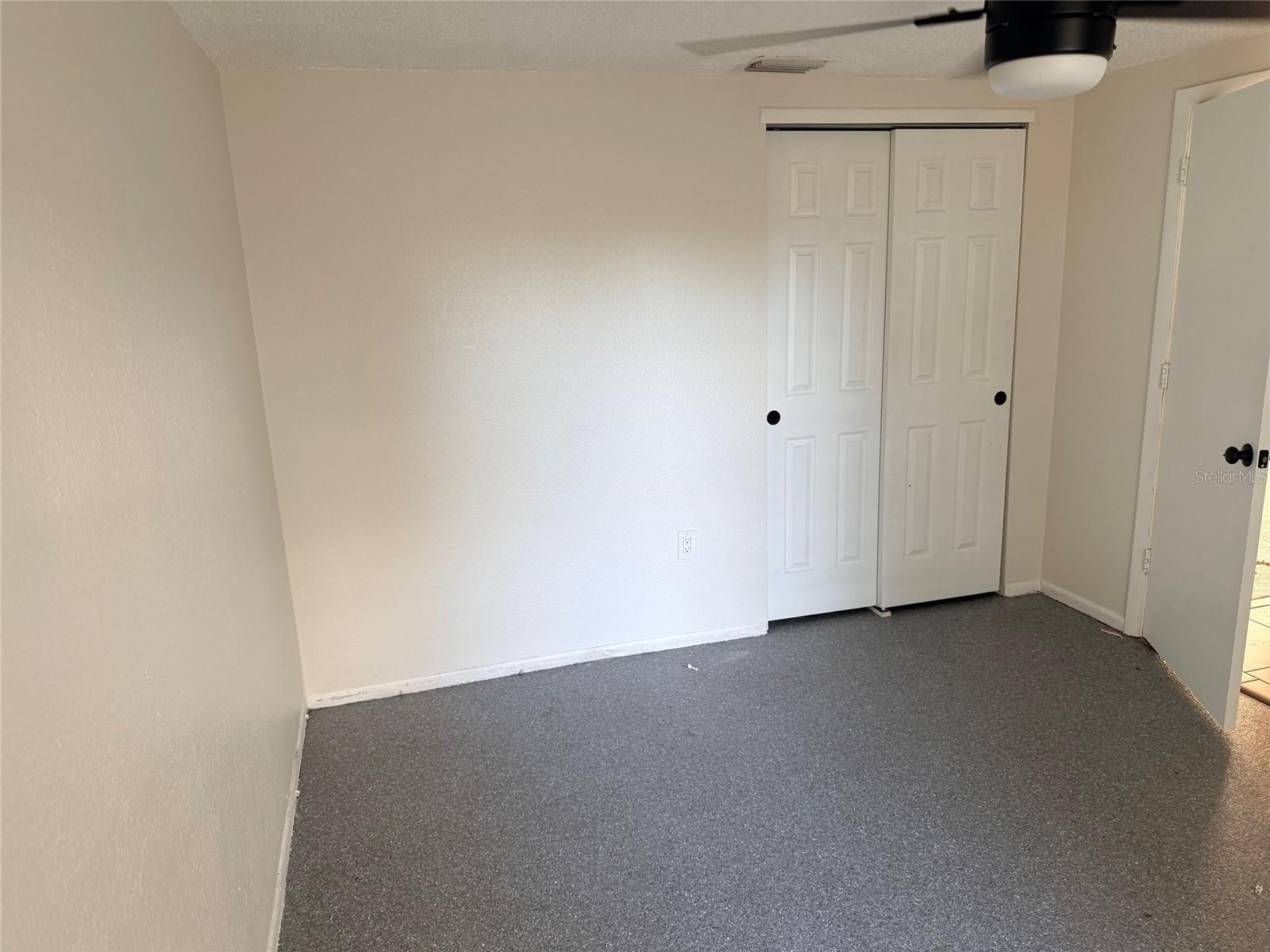 SECLUDED ACRES - Residential Lease