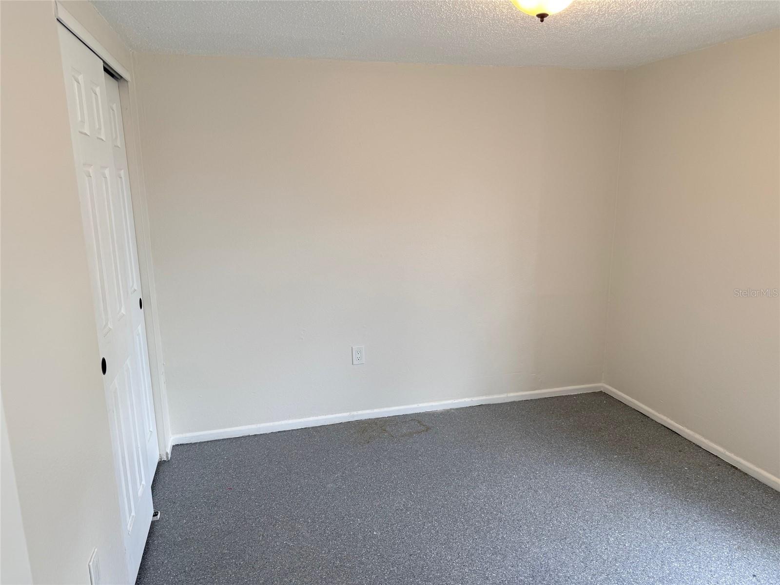 SECLUDED ACRES - Residential Lease