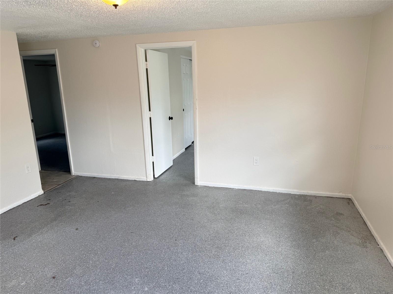 SECLUDED ACRES - Residential Lease