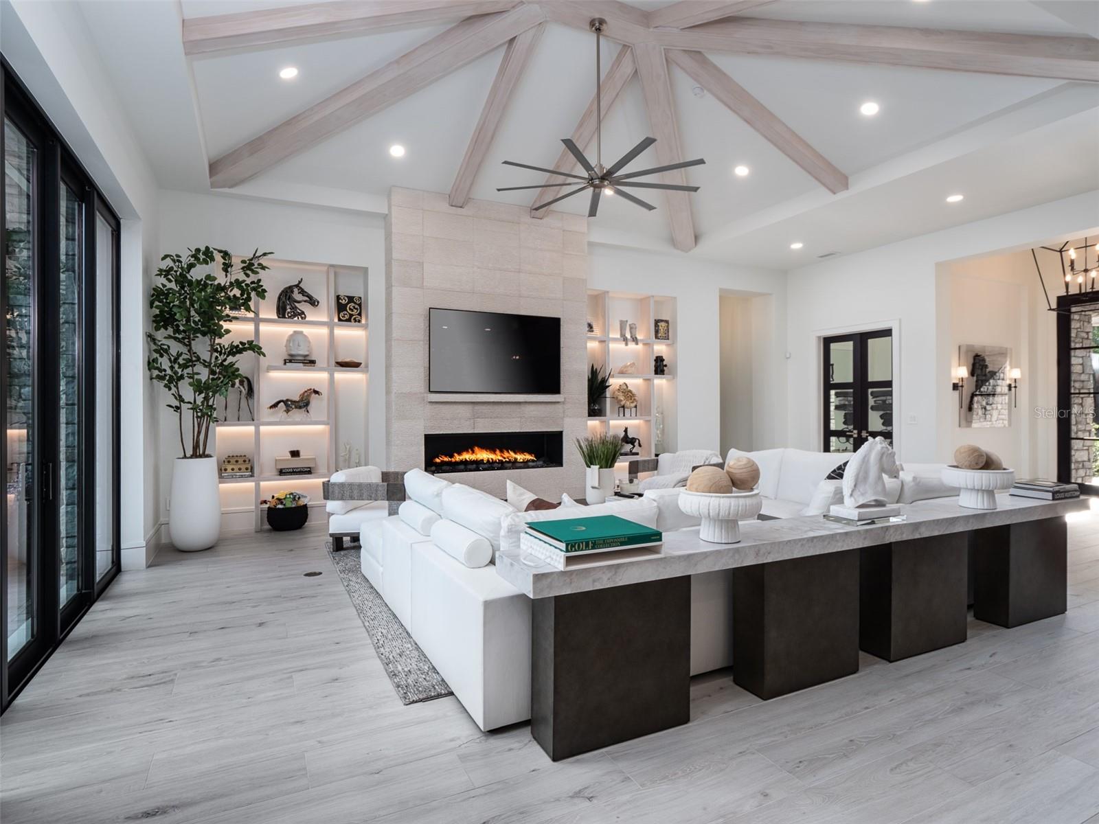 GOLDEN OCALA UN 01 - Residential