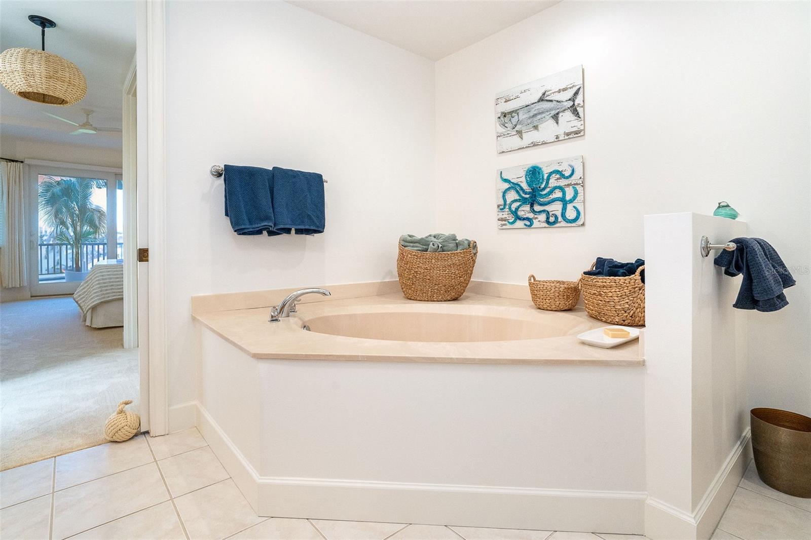 HACIENDA DEL MAR PH 01 - Residential