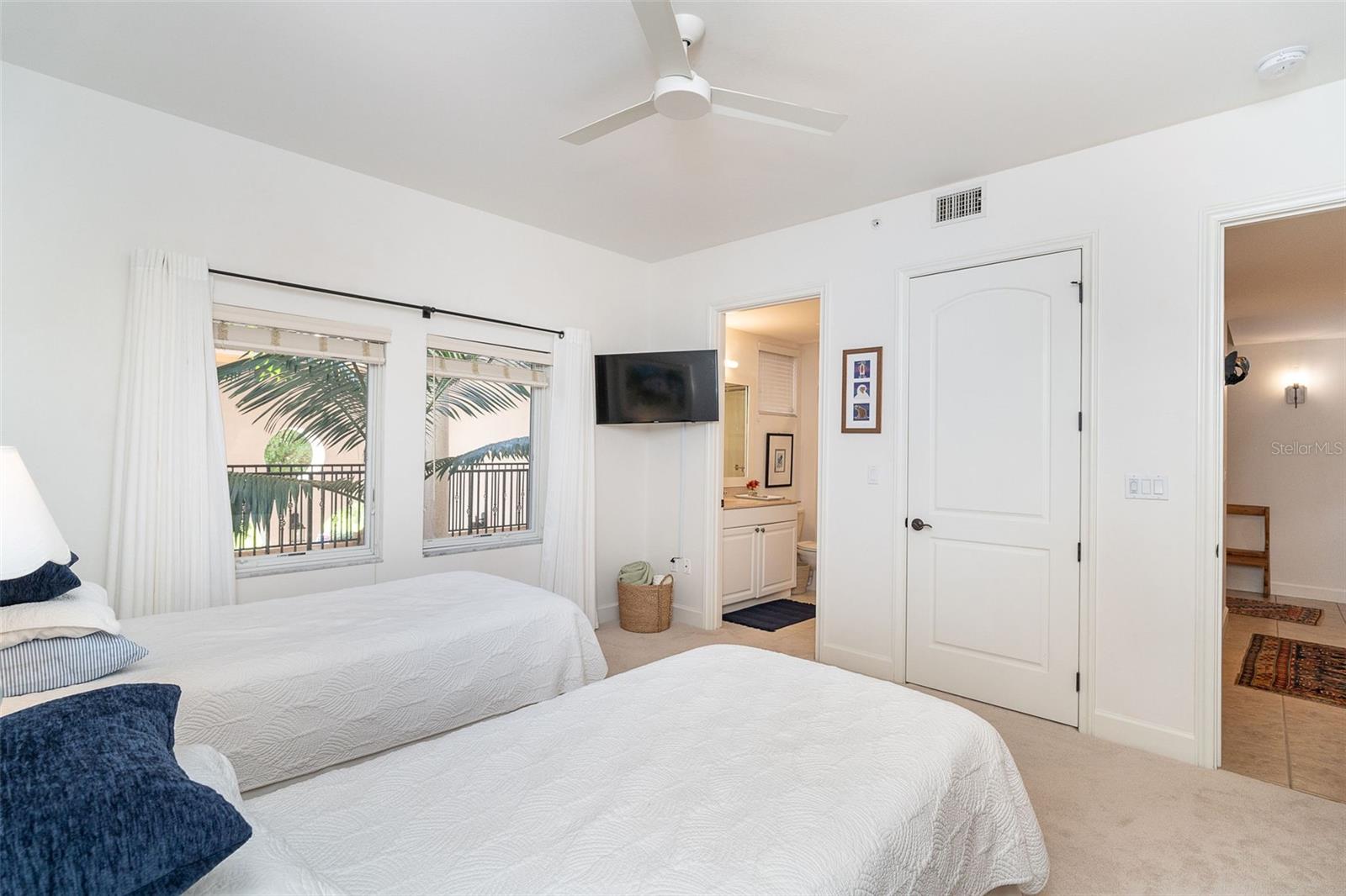 HACIENDA DEL MAR PH 01 - Residential