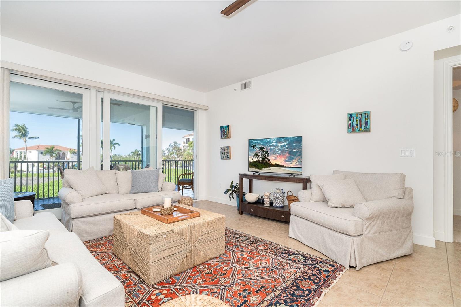 HACIENDA DEL MAR PH 01 - Residential