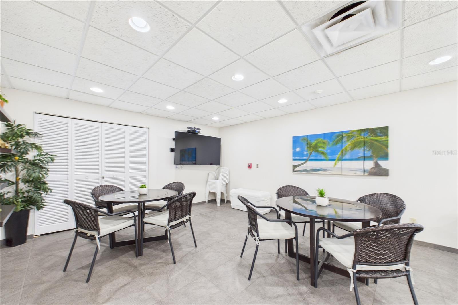 OCEAN SANDS NORTH - Residential