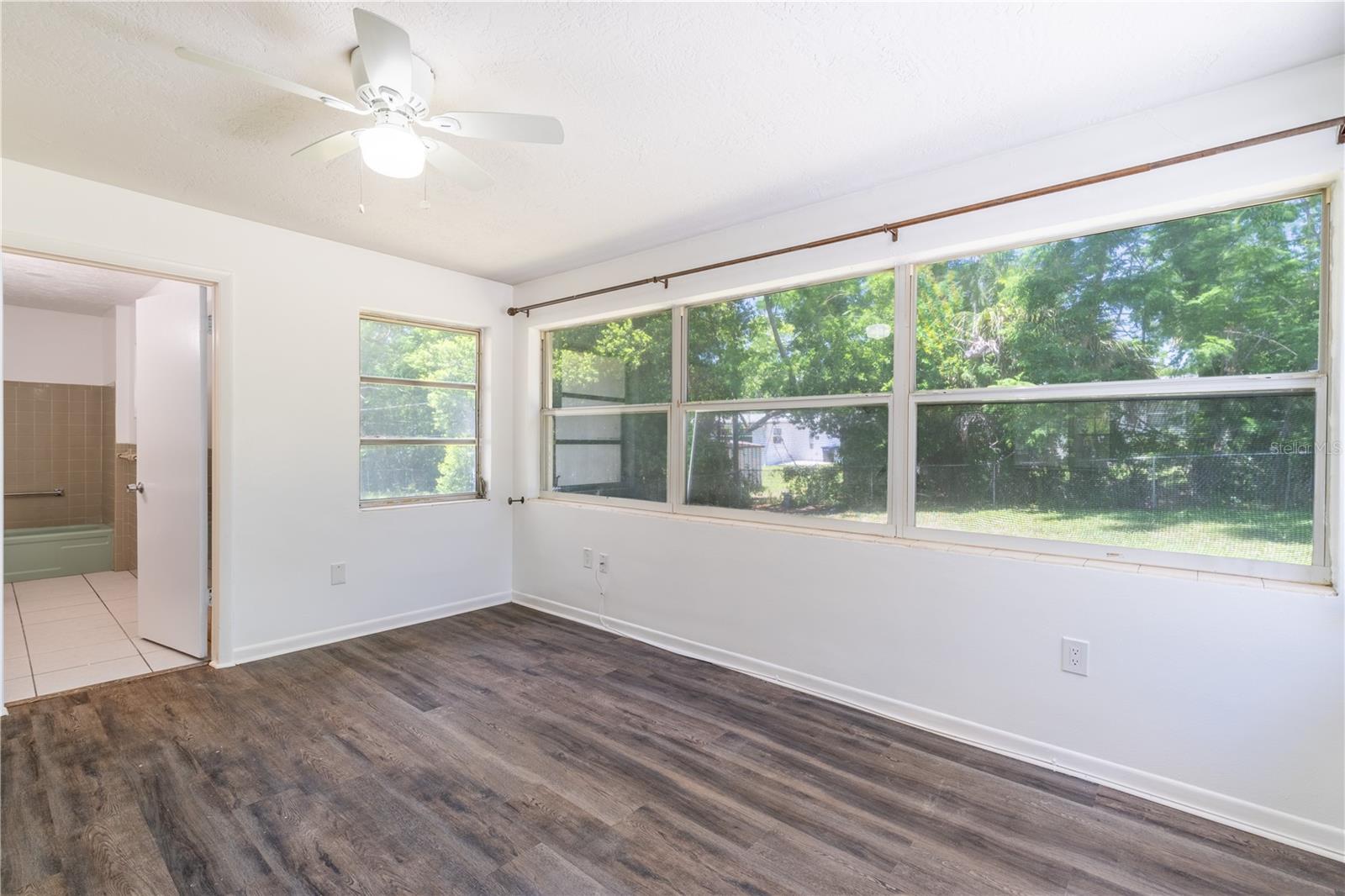 000114 - BEVERLY HILLS UNIT 2 - Residential