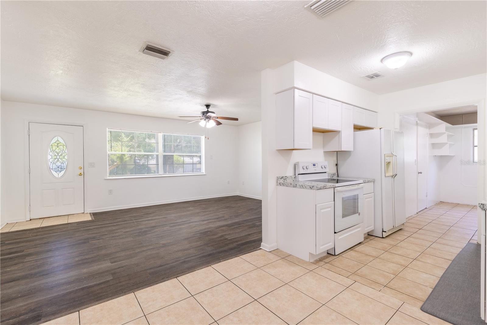 000114 - BEVERLY HILLS UNIT 2 - Residential