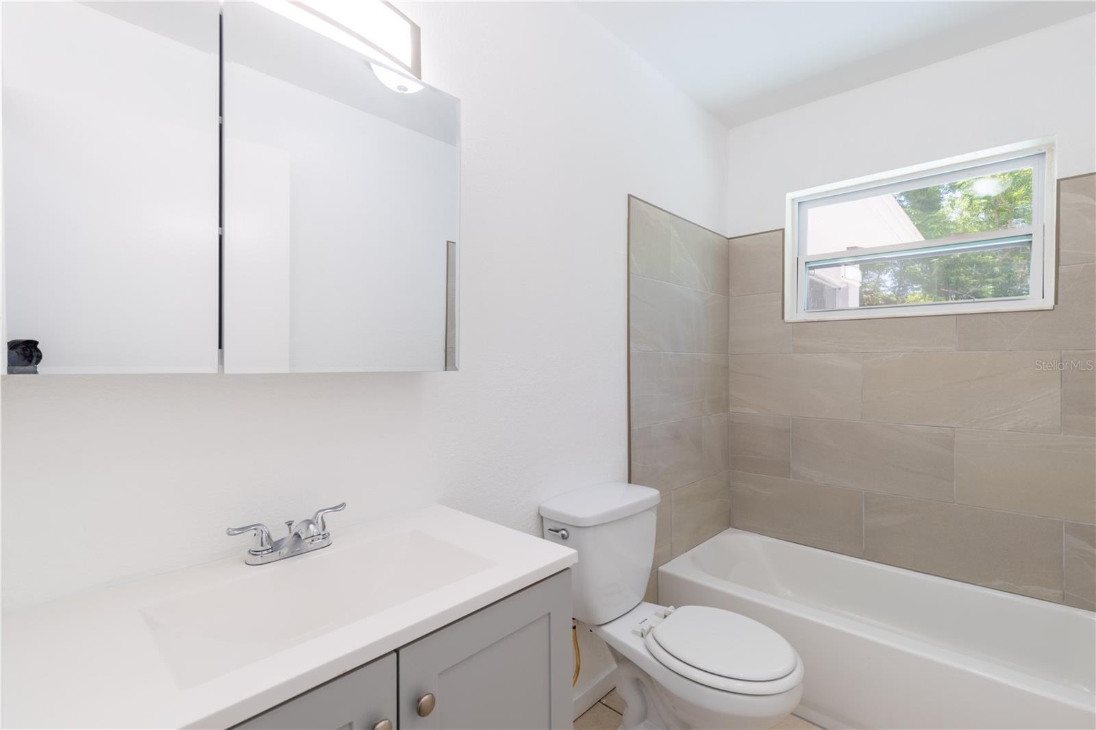 000114 - BEVERLY HILLS UNIT 2 - Residential