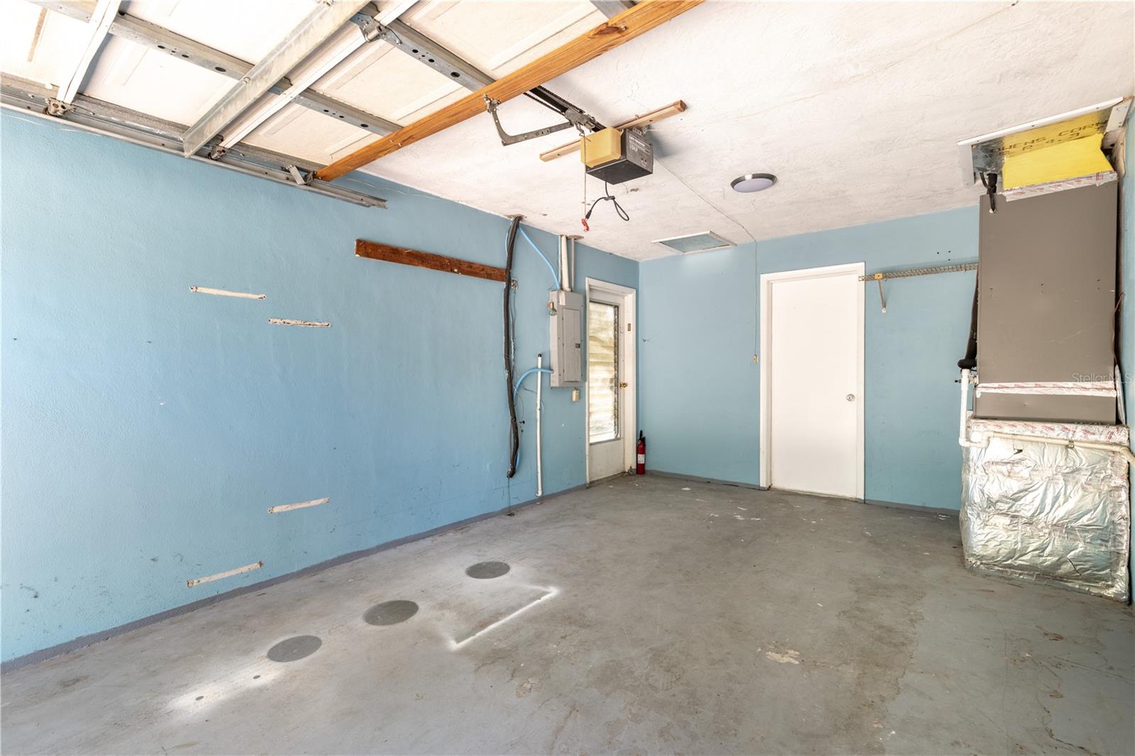 000114 - BEVERLY HILLS UNIT 2 - Residential