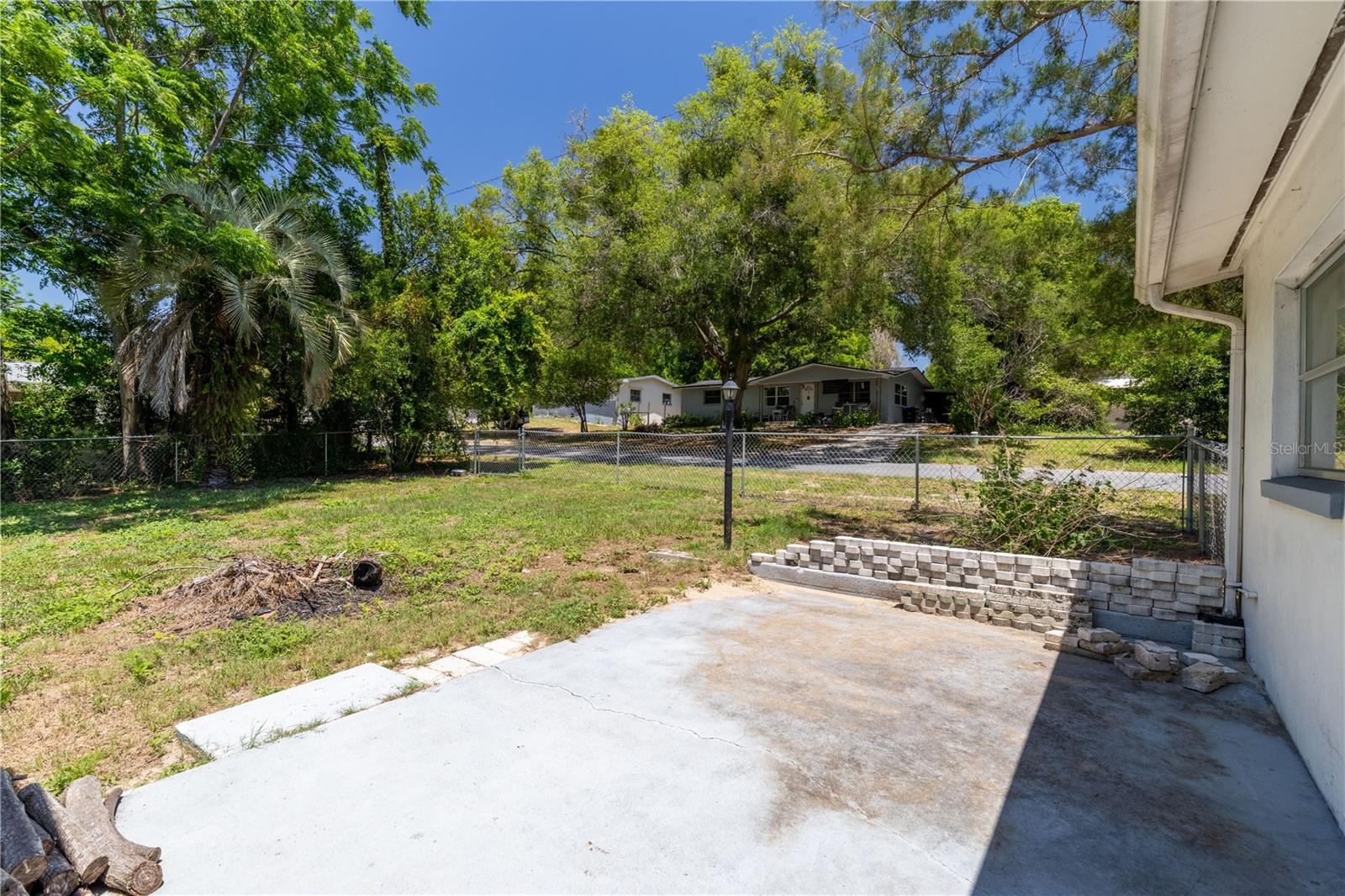 000114 - BEVERLY HILLS UNIT 2 - Residential