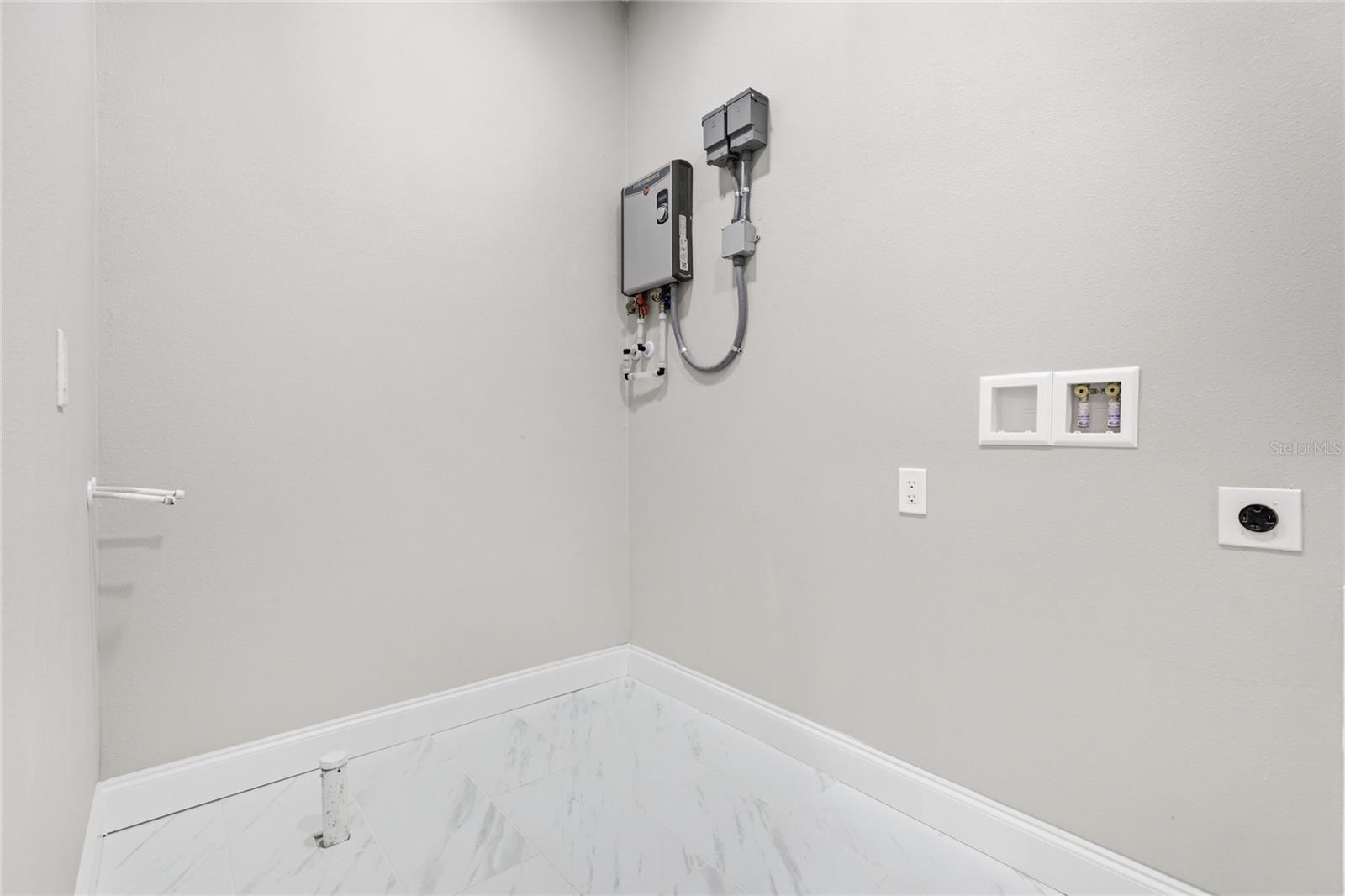 SAVANNA AT LAKEWOOD RANCH PH III 3ABD - Residential