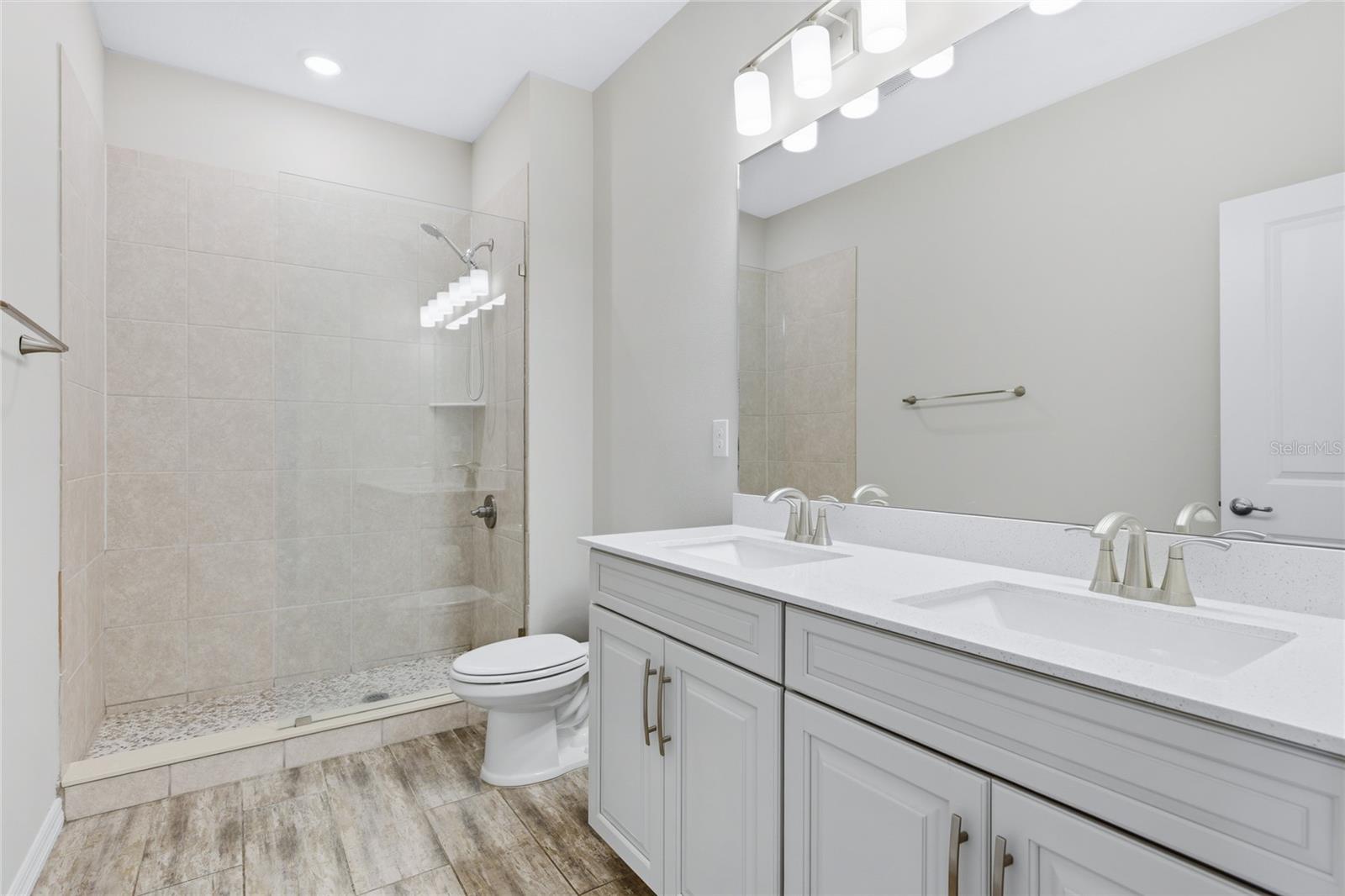 SAVANNA AT LAKEWOOD RANCH PH III 3ABD - Residential