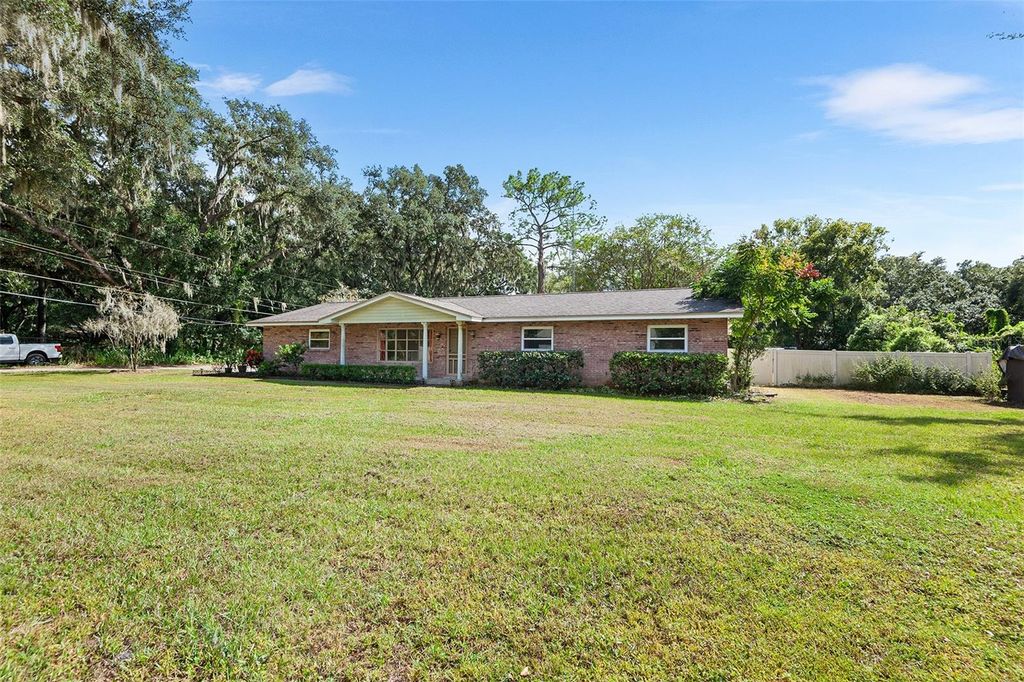 Photo of 2620 Ewell Road, Lakeland, FL 33811 (MLS # TB8436938)