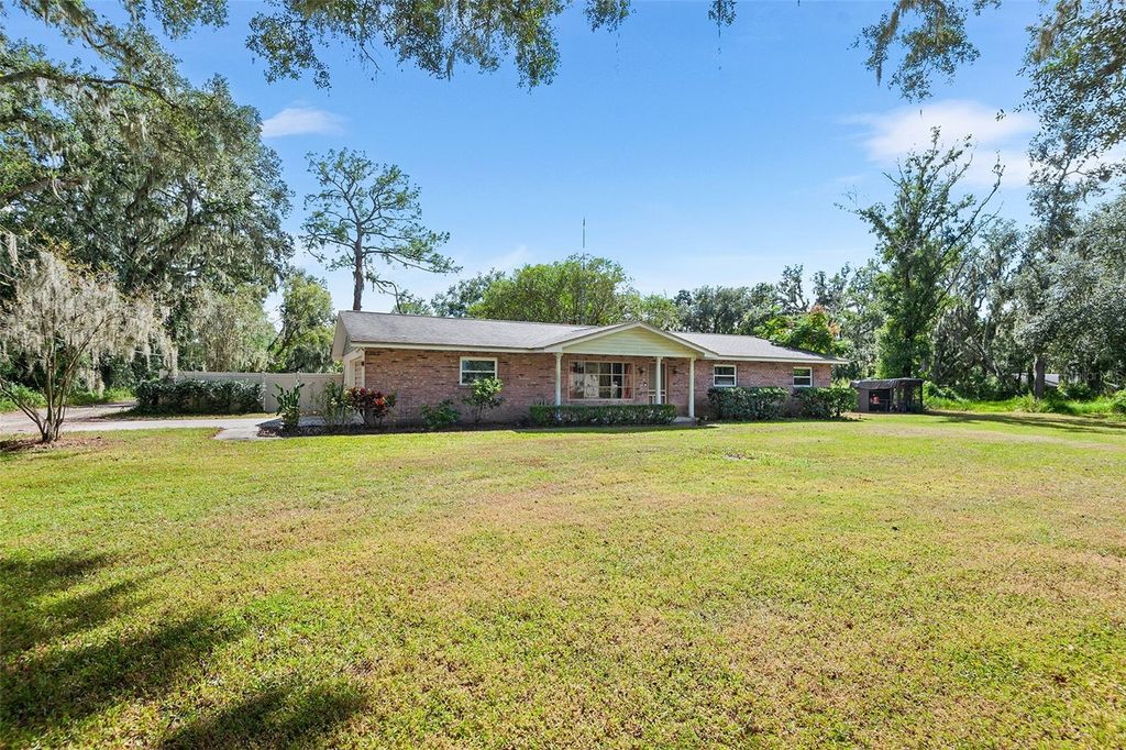 Photo of 2620 Ewell Road, Lakeland, FL 33811 (MLS # TB8436938)
