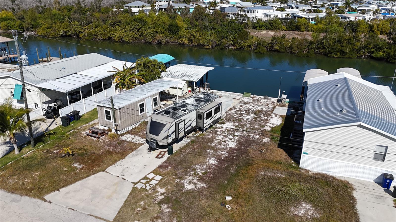 ISLE OF PINES - Land