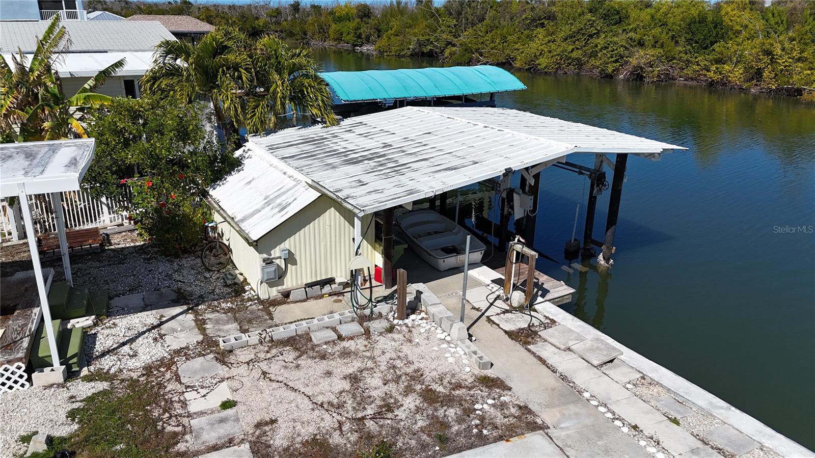 ISLE OF PINES - Land