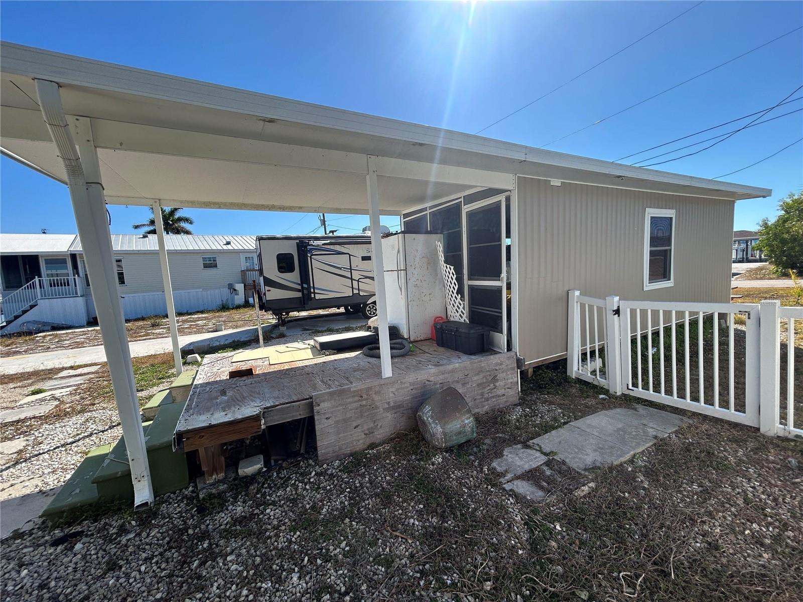 ISLE OF PINES - Land