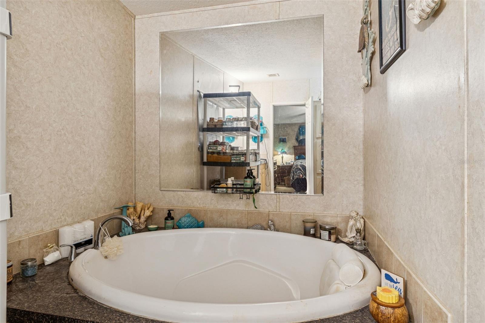 LAKE MARIANA ACRES - Residential