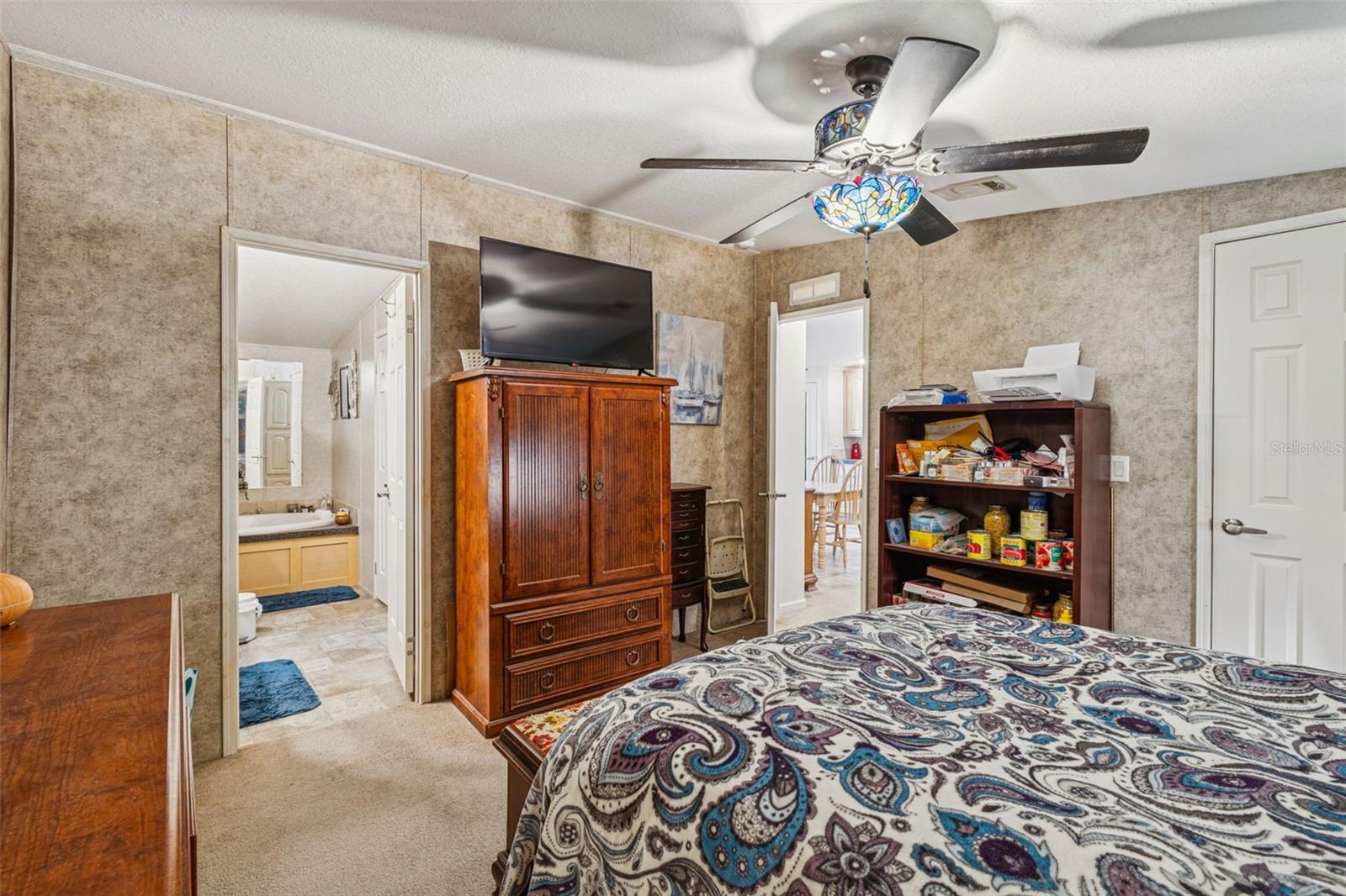 LAKE MARIANA ACRES - Residential