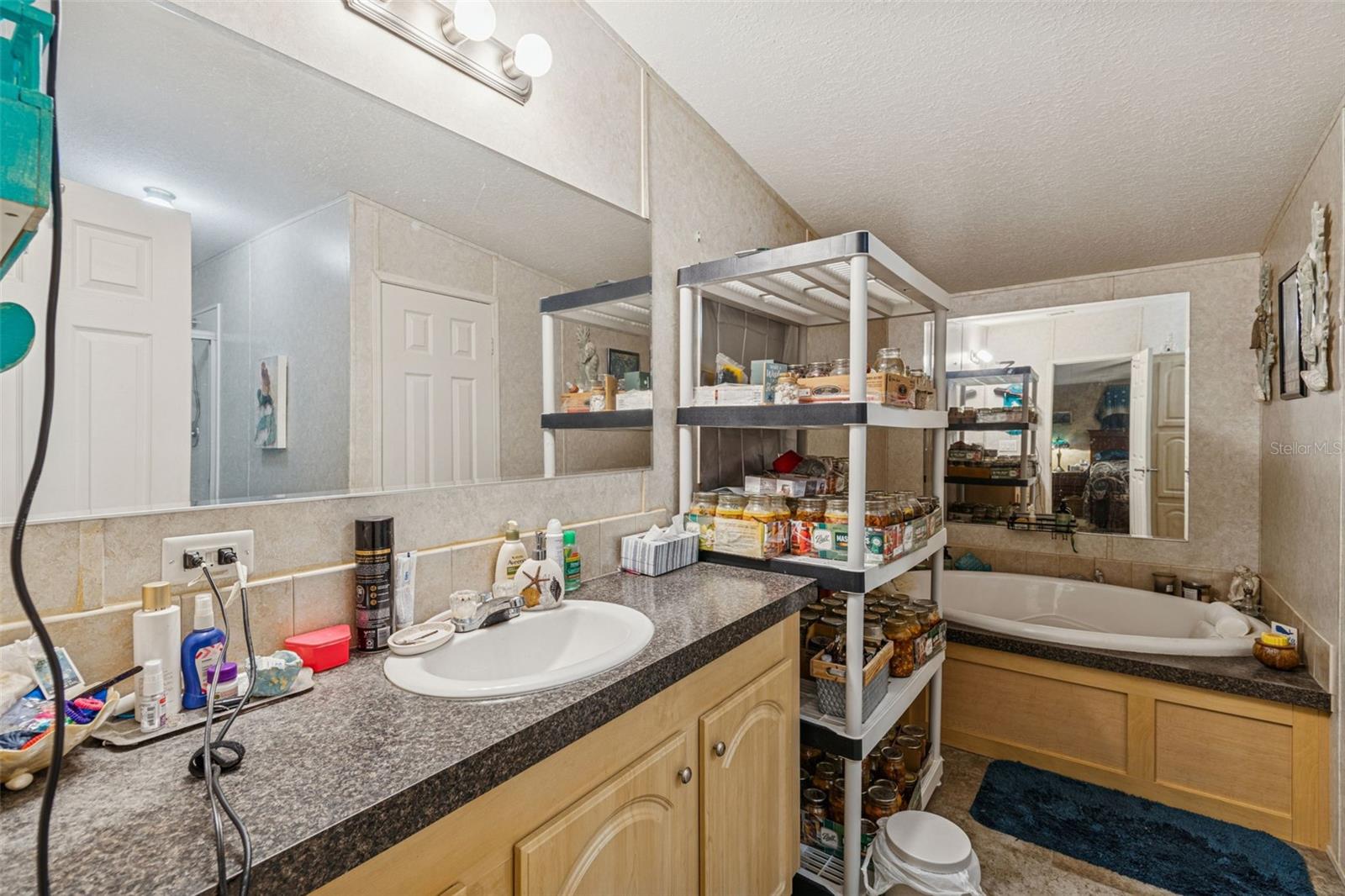 LAKE MARIANA ACRES - Residential