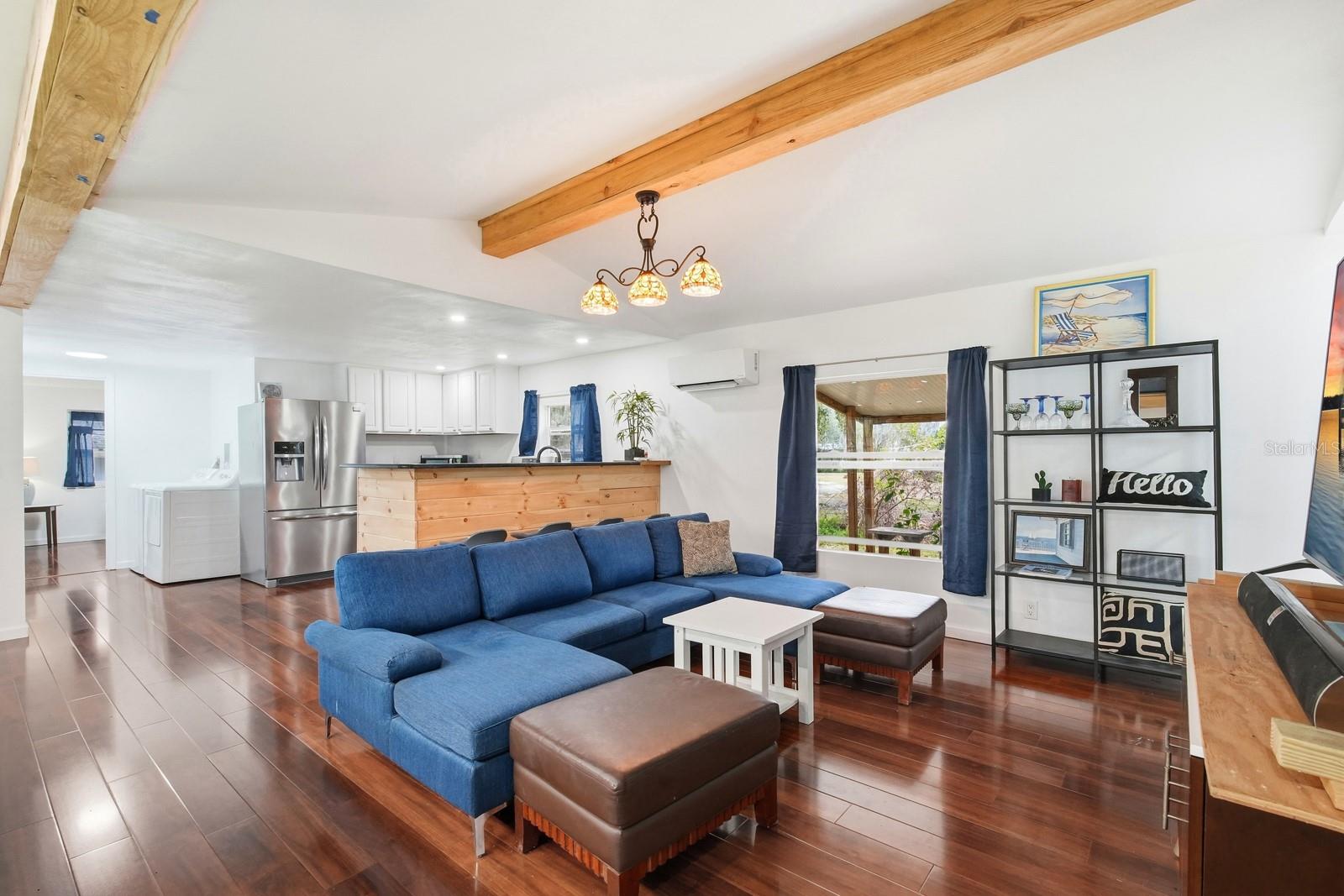 LAR ESTATES - Residential