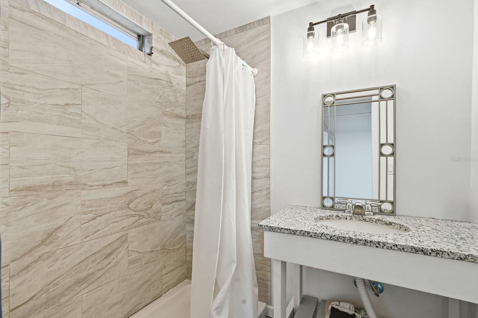 LAR ESTATES - Residential