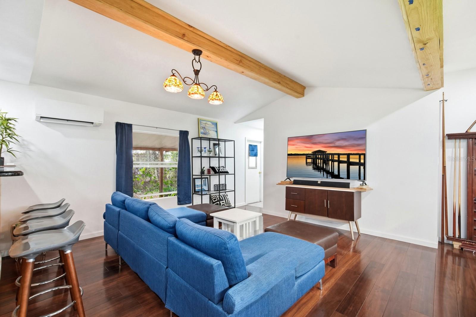 LAR ESTATES - Residential