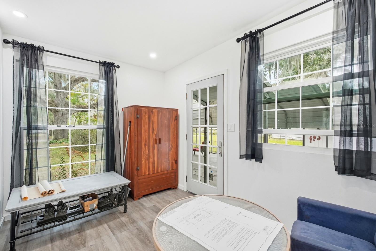 LAR ESTATES - Residential