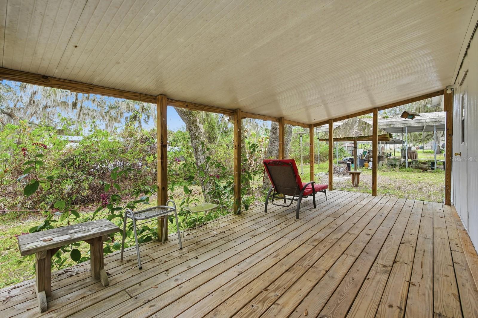 LAR ESTATES - Residential