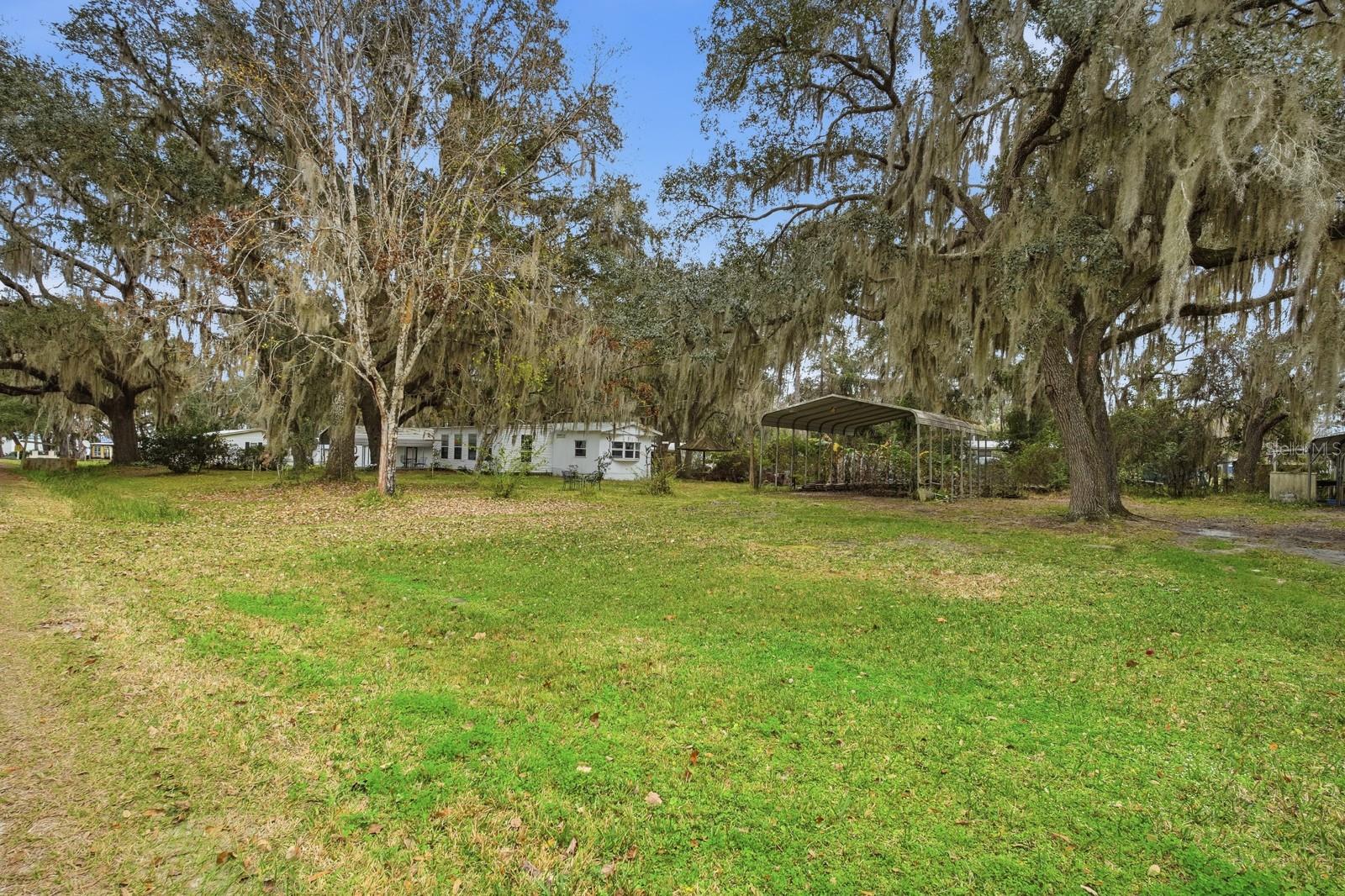 LAR ESTATES - Residential