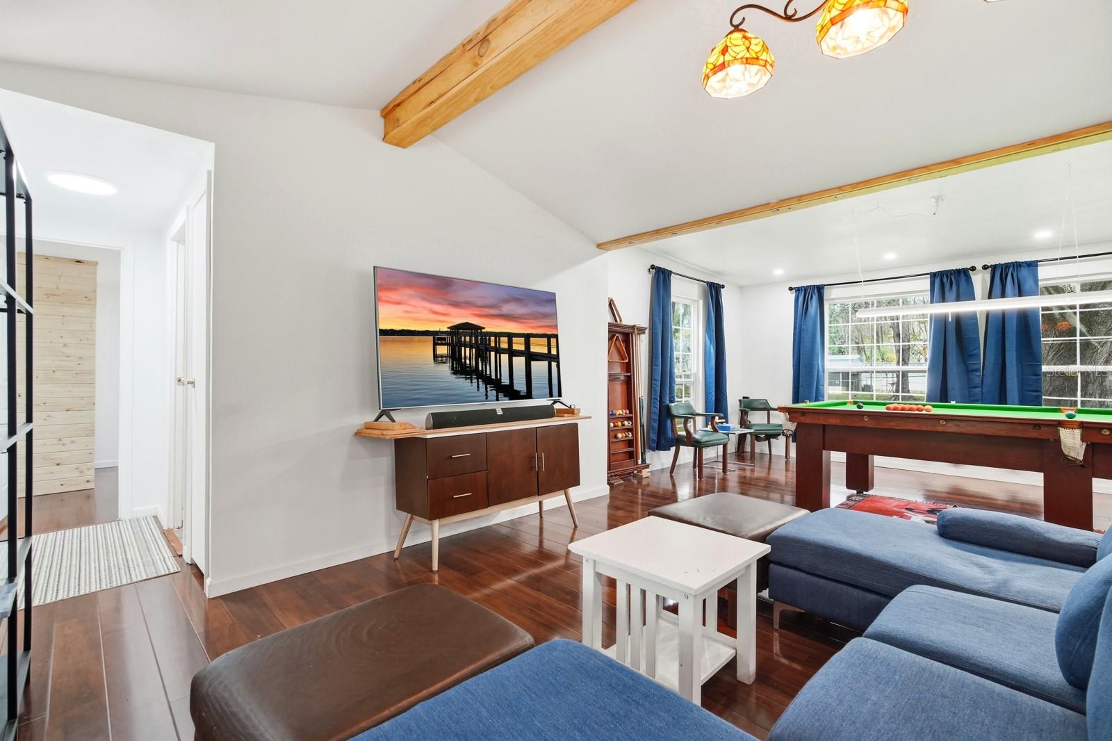 LAR ESTATES - Residential