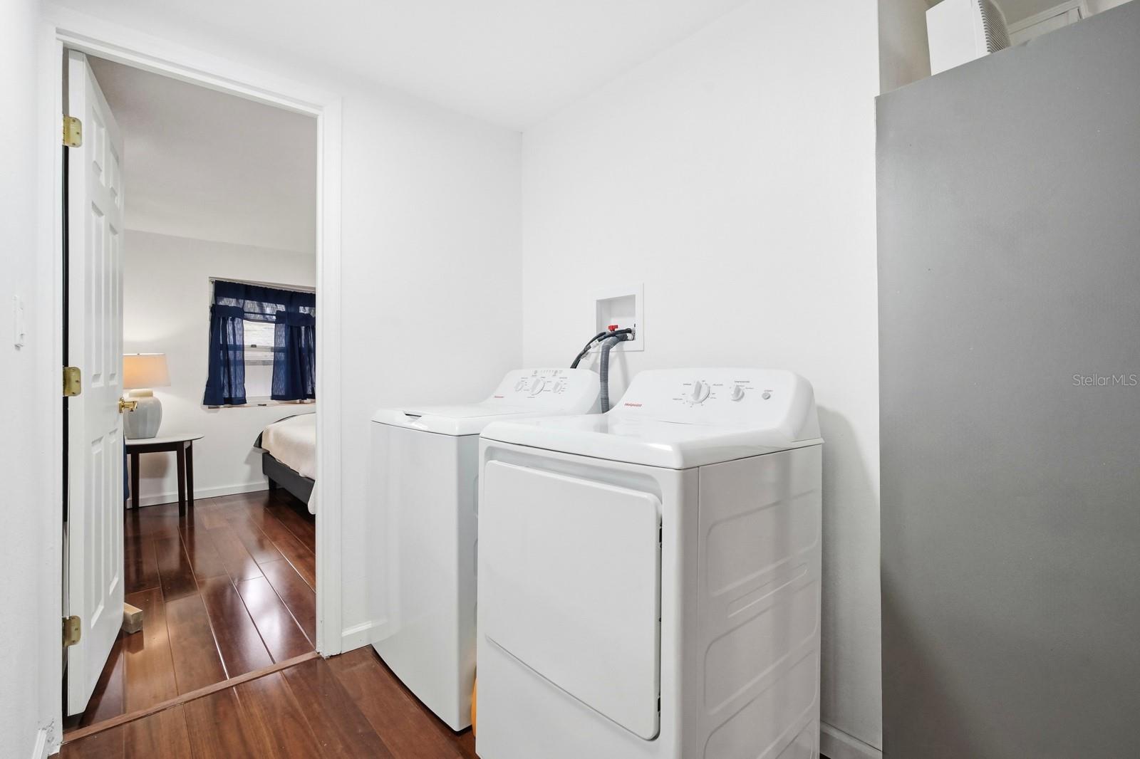 LAR ESTATES - Residential