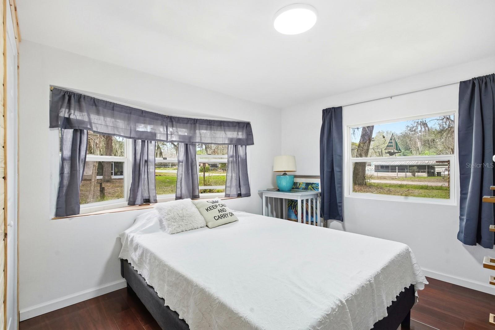 LAR ESTATES - Residential